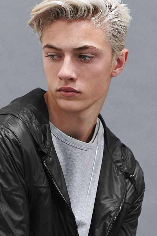 agamemnan's tweet photo. lucky blue smith is perfection http://t.co/qXJEMfNU5b