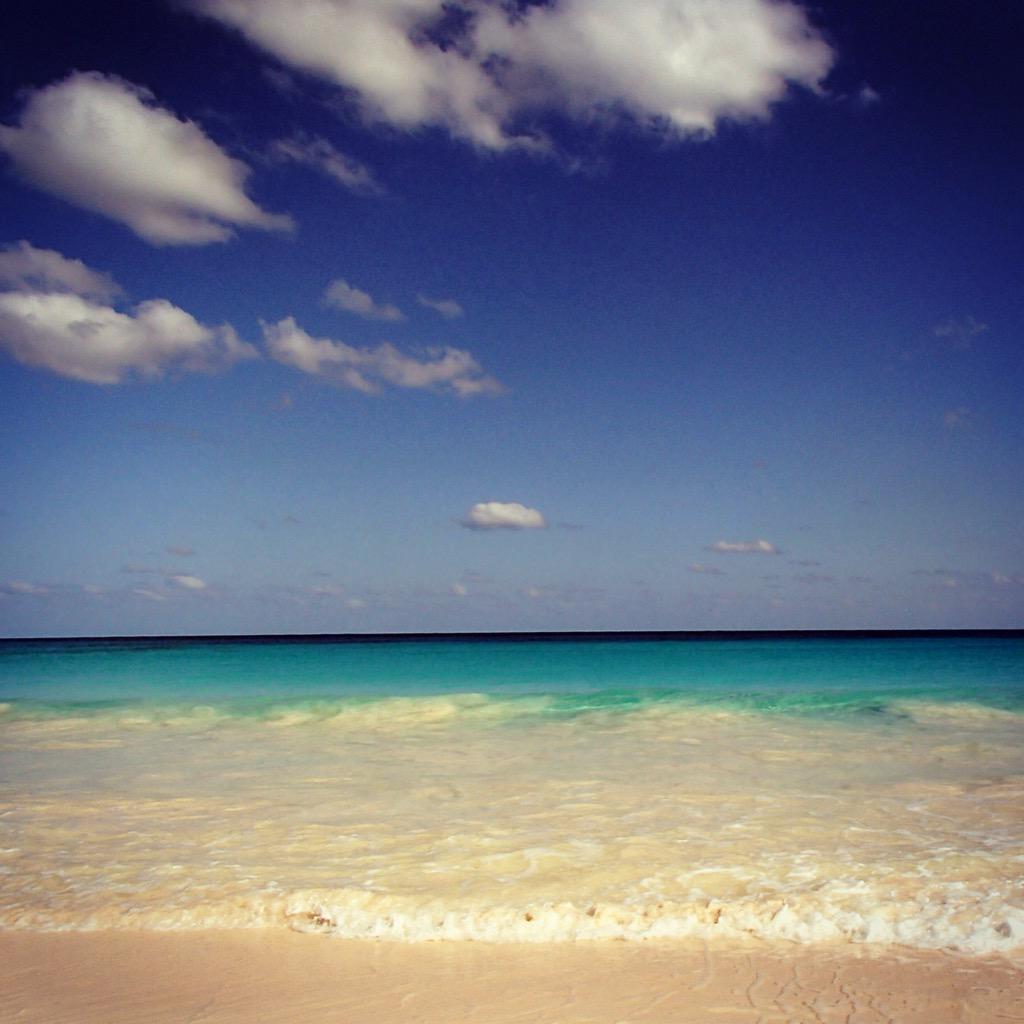 thecaito's tweet photo. Tuesday #Bermuda http://t.co/30Dtwbvwfs