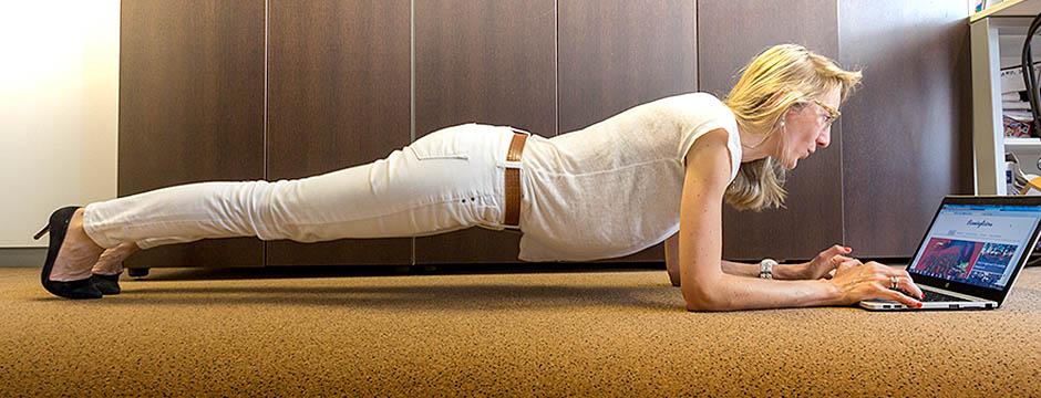 L’Alternative PPG : ou comment faire abdo-fessier en douce au bureau bit.ly/1Sn4uLg ac <a href="/bgenpg/">bgenpg</a> et <a href="/runnersfr/">runners.fr</a>