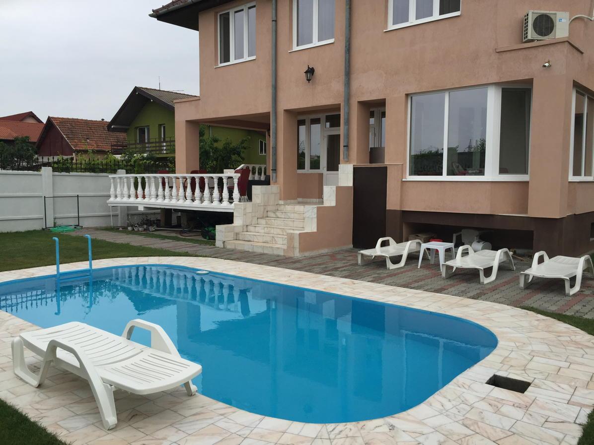 Radu_Turcescu's tweet image. Ma pregătesc de #workshop-ul din #Arad servind cafeaua intr-o locație foarte drăguța :) #publicrelationstraining