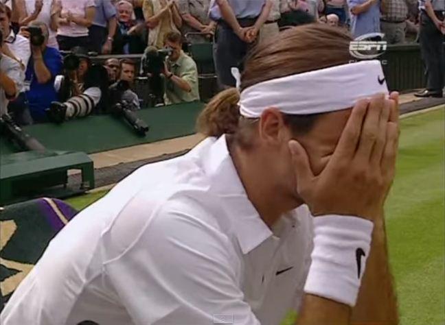 crazyfedfan's tweet photo. Last screencap.... I just.... <3 #Federer #Wimbledon2003 http://t.co/CznFzOQ2bk