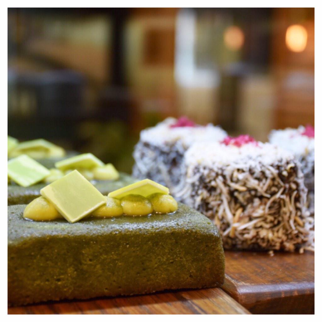 Long____Shot's tweet image. #doubletrouble #cafe #sweets OMG