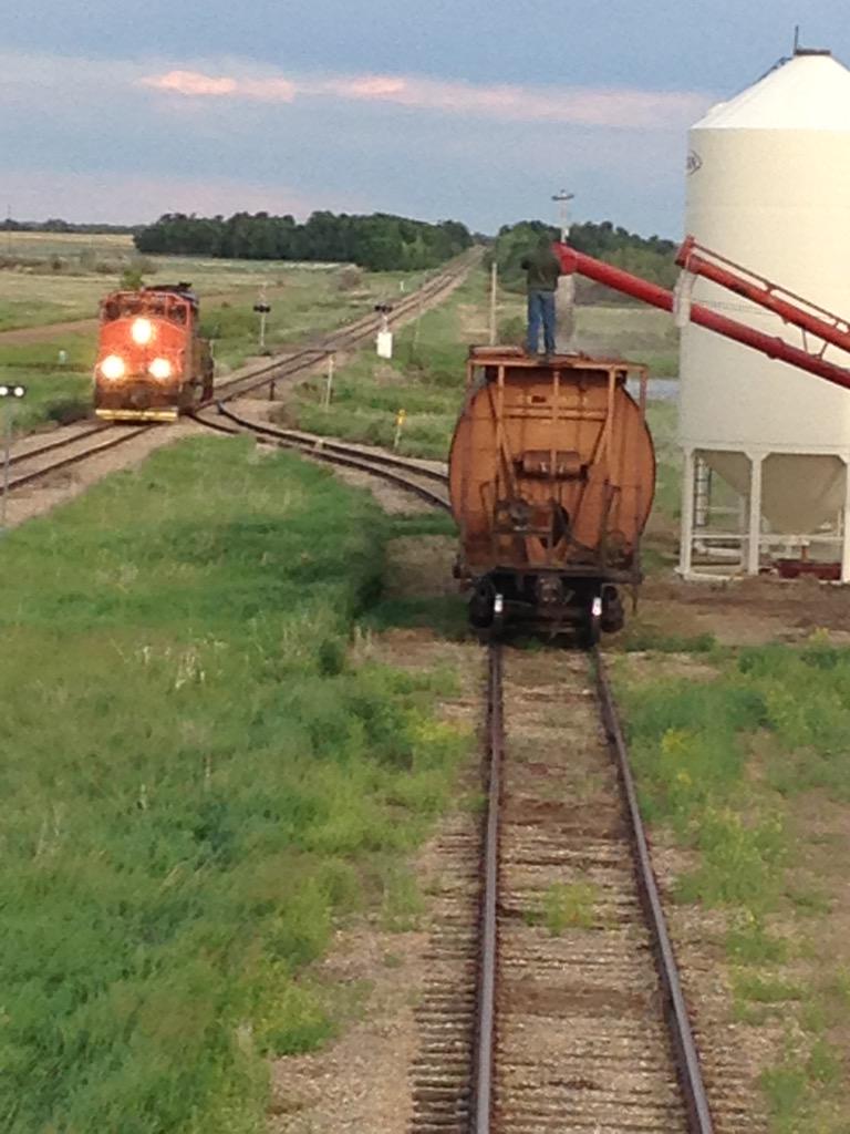 cbun02's tweet image. @BattleRiverRail Our short line hard at work!