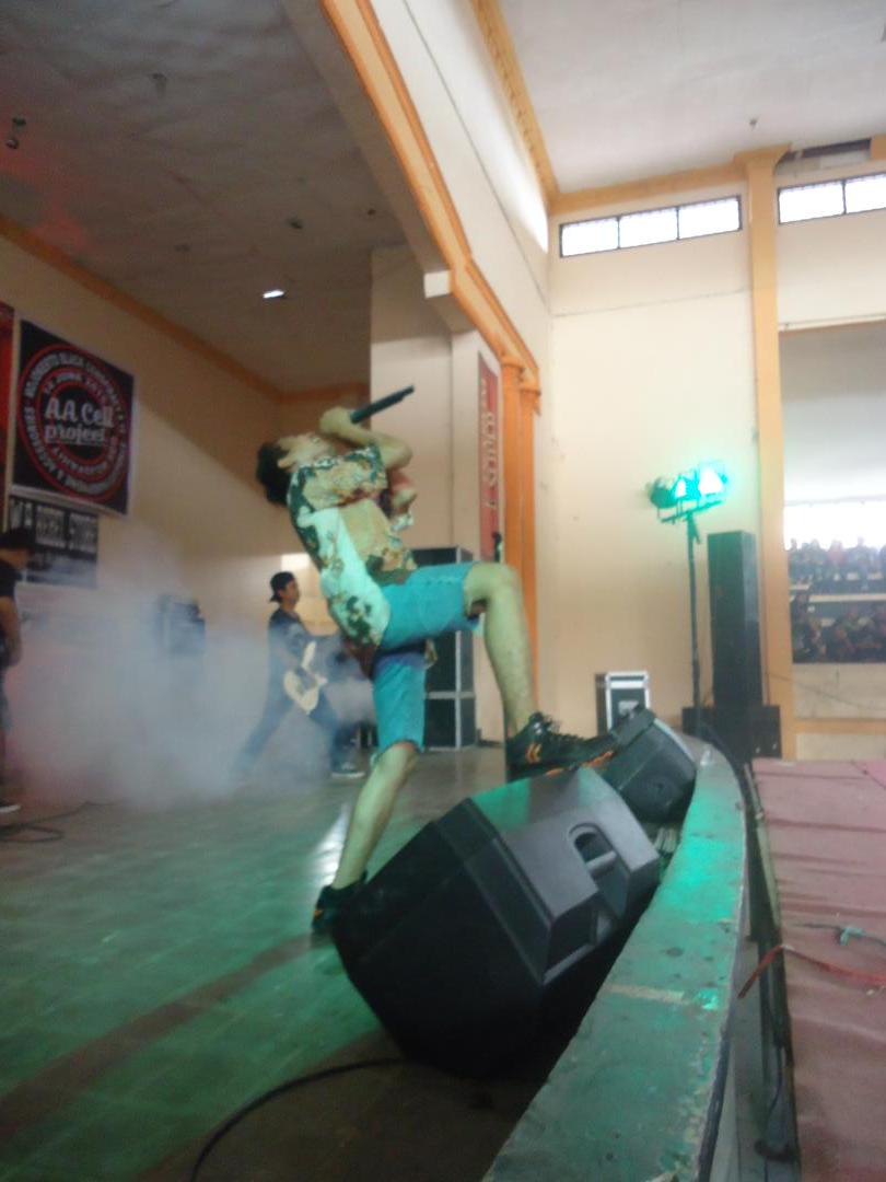 VARTHEID tweet media