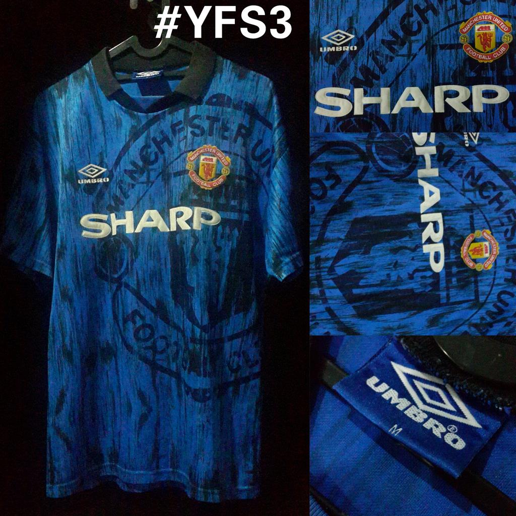 yapfootball's tweet photo. #YFS3 MU Away 92-93 | Size M (73×51cm) | Excellent (Minus liat di post slanjutnya) | Musim pertama Cantona http://t.co/Ry2XAyNAtx