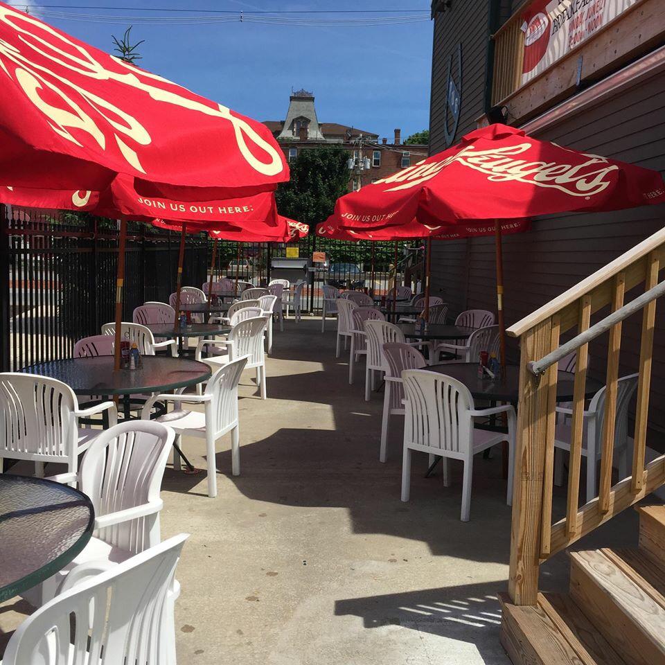 Horseshoe Pub tweet media