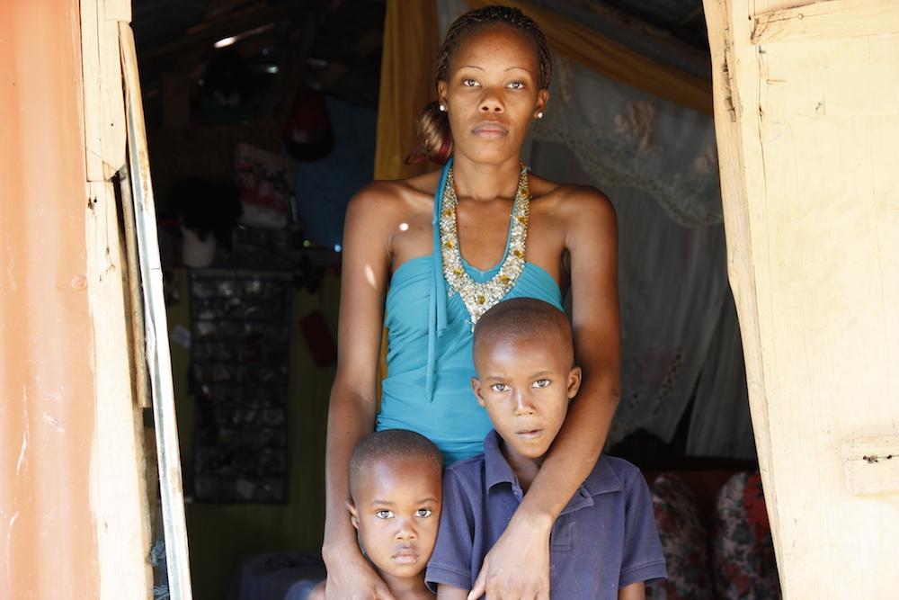 amnestyusa's tweet image. #Dominicans of Haitian descent denied nationality, fear expulsion &amp;amp; face an #UncertainFate. owl.li/OqXNO