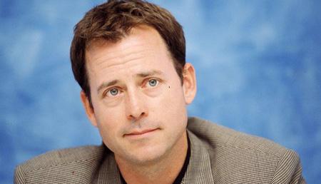 Happy birthday to Greg Kinnear!      
