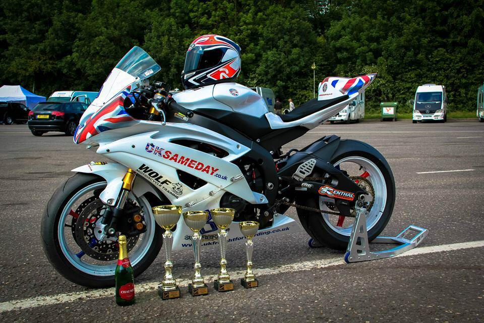 Bonjour!

Brands Hatch last weekend and managed to score a 1st, 2nd, 2nd and 3rd place!

Big thanks to @deanhearson