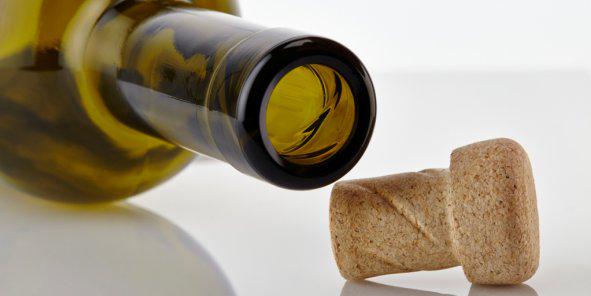 WinesAndBubbles's tweet photo. #Bordeaux Helix, bouchon de liège dévissable passe à l'offensive #vin http://t.co/VtFqaLmgZM  http://t.co/aWnaVINk6R / via @InvestinBx