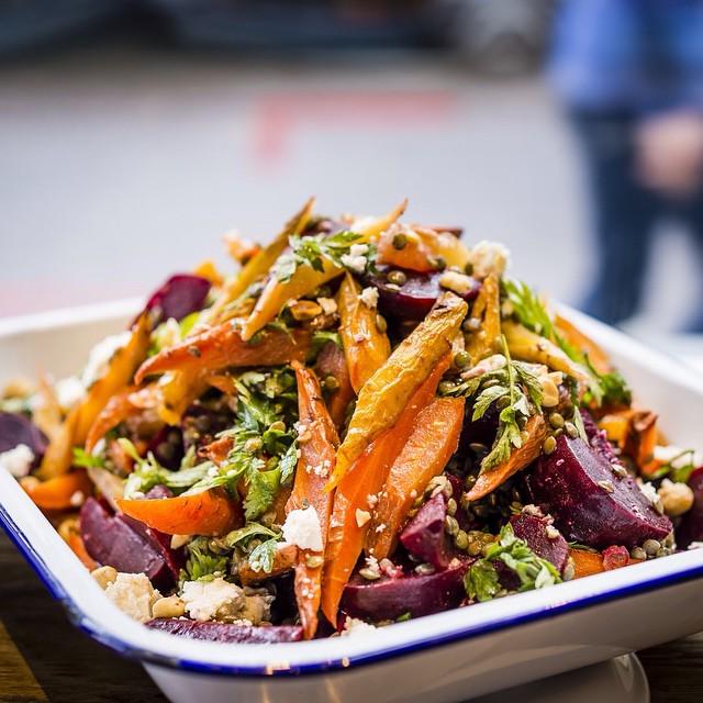 wearelovage's tweet photo. Preparing to lunch. http://t.co/uFRvm0f04P http://t.co/B7GoZ6oREV