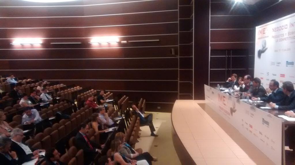Con la internacionalización y financiación de nuestras empresas. <a href="/raulmartincalvo/">raul martin</a> en mesa redonda #IMEX2015