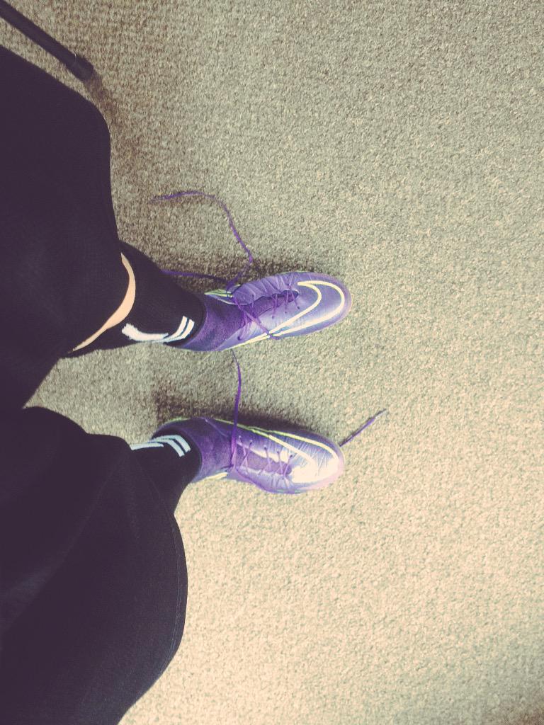 FSFYouTube's tweet photo. Loving my new Unreleased colourway of the hypervenom phantom 2! #ifhd #thelineup #hypervenom #phantom #nike http://t.co/IfmNrX1YFu