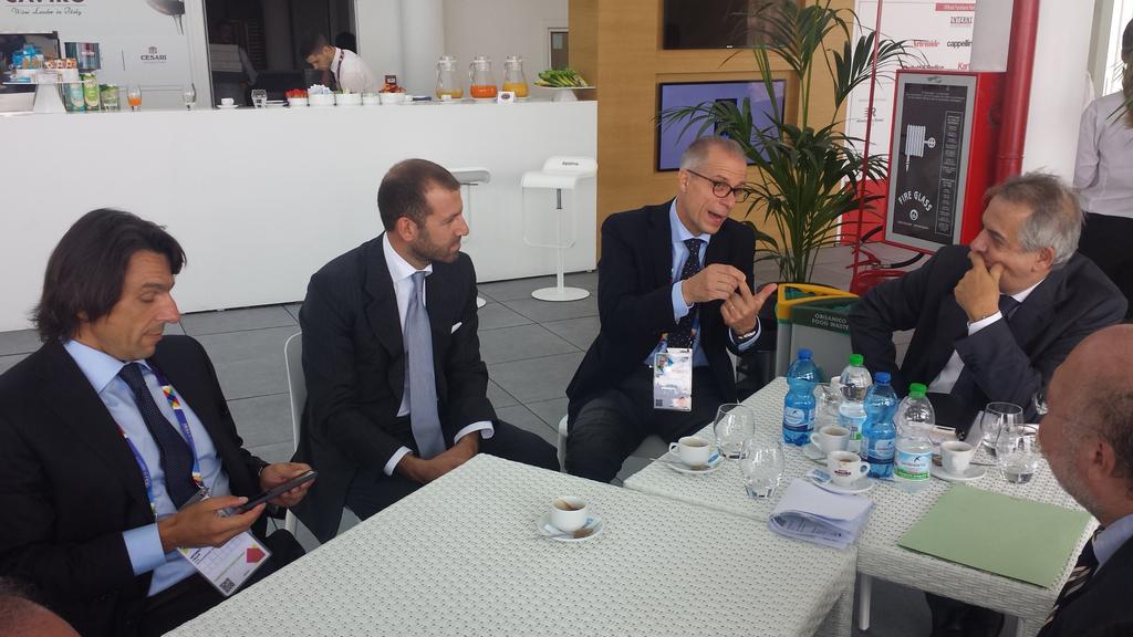 GeriFerrari's tweet photo. Sta per iniziare presentazione ricerca @CattolicaNews FierediParma Federalimentare a @CibusItalia2015 #UCSCforEXPO http://t.co/k5XY6LqtbD