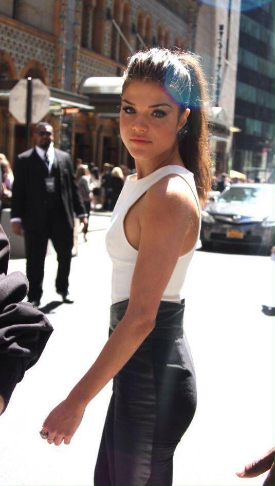 Happy birthday Marie Avgeropoulos 
