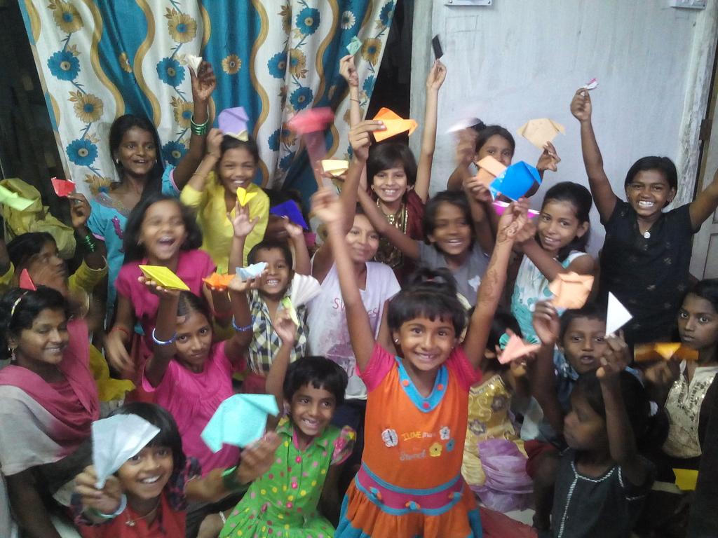 kalatherapist's tweet image. This wk v tried our hands on #origami #funwithpaper activity @ #Protsahan #Pune #colorful classes w/ our  #happyfaces