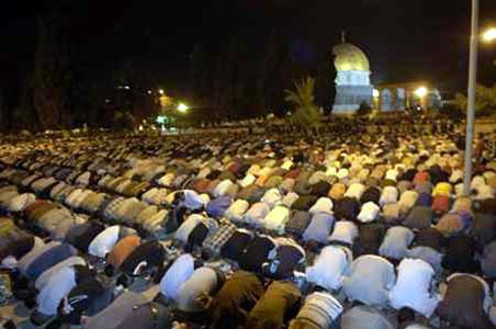 dMORGEN_'s tweet photo. Segenap keluarga besar dari dmorgen mengucapkan selamat menunaikan ibadah puasa,,, mari tarawih..... http://t.co/PSRT17cUsV