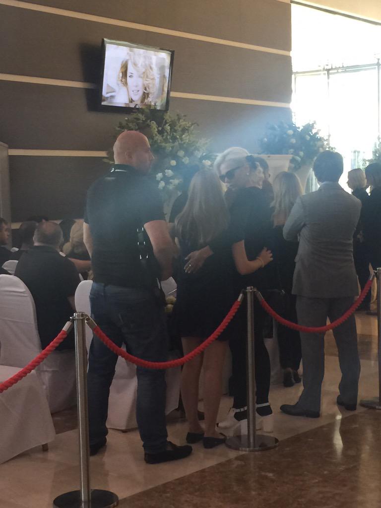 Прямая ссылка на встроенное изображение