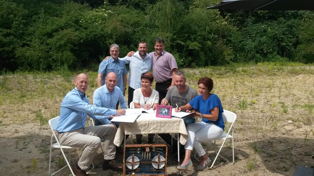 Nieuwe mijlpaal contract getekend <a href="/Destion1/">Destion</a> <a href="/SamenBijzonder/">Samen Bijzonder</a> @GemeenteGennep <a href="/DeMaasDriehoek/">De Maas Driehoek</a> @nimaGennep <a href="/Driestroom/">Driestroom</a>