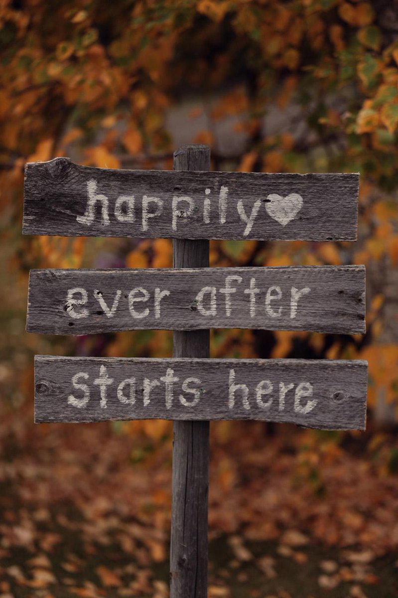 Rustic_Wed's tweet image. How will your love story begin? #weddingstory