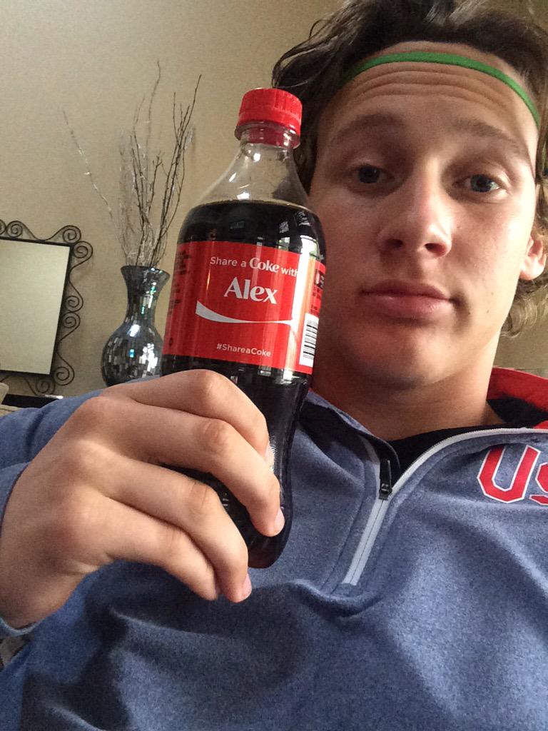 CoachStultz22's tweet photo. #ShareACokeWithMeSweeps @alexmorgan13 🇺🇸🇺🇸❤️ http://t.co/7dOuODuMSo
