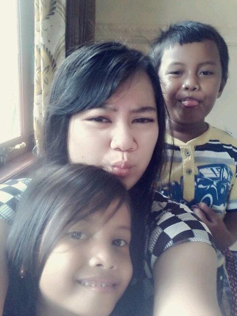 Deewwiii1's tweet photo. Keponakan http://t.co/Kqv0kzcJNC
