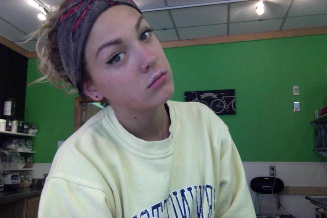 Ayy_lexxay's tweet photo. Work this early got me like #smoothiestache http://t.co/BRMEOXV9xk