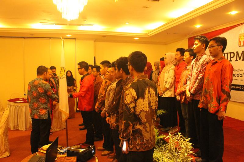 Sumpah Jabatan - Pengurus <a href="/HIPMIPT_BOGOR/">HIPMI PT BOGOR</a> 2015-2018 @Bahlil_Lhd <a href="/BPPHIPMI/">HIPMI</a> <a href="/BAKORDA_JABAR/">HIPMI PT JABAR</a> <a href="/BimaAryaS/">bima arya</a> <a href="/haidharwurjanto/">Haidhar Wurjanto</a>