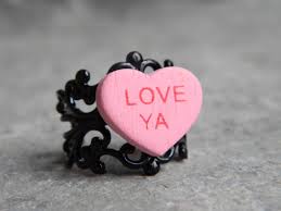 английски стихи про любовь. Love ya перевод. слово люблю на английском. Sweet dreams слова. слово люблю на разных языках.