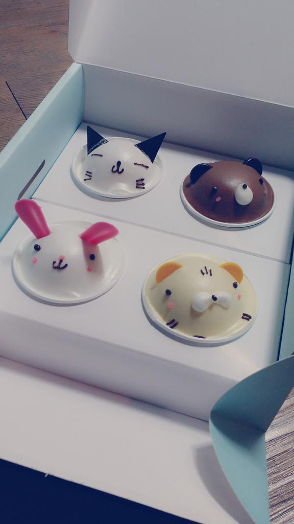 성함도 모르고 
부산에서 다시 찾아주신 마음 감사해서
어떻게 표현할 방법이 없어서