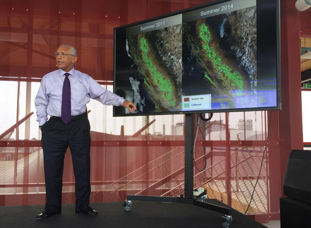 USAPavilion2015's tweet photo. Here's California. If you have doubt bad things are happening, look at the red areas. They are fallow. Bolden @NASA http://t.co/jKr3fugaBE