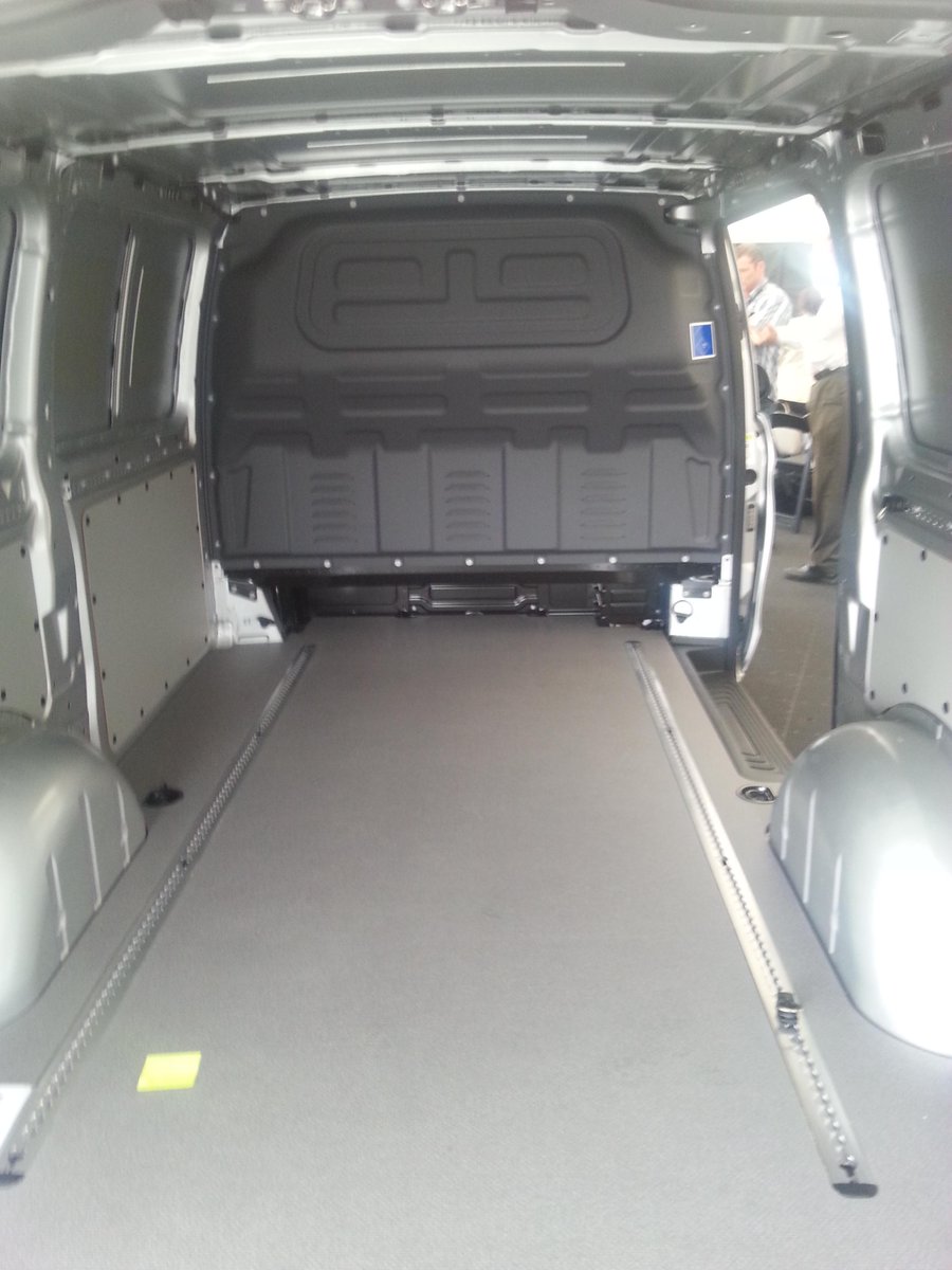SprinterNiagara's tweet image. Meet the newest addition to the Mercedes-Benz Vans Family. The METRIS!!