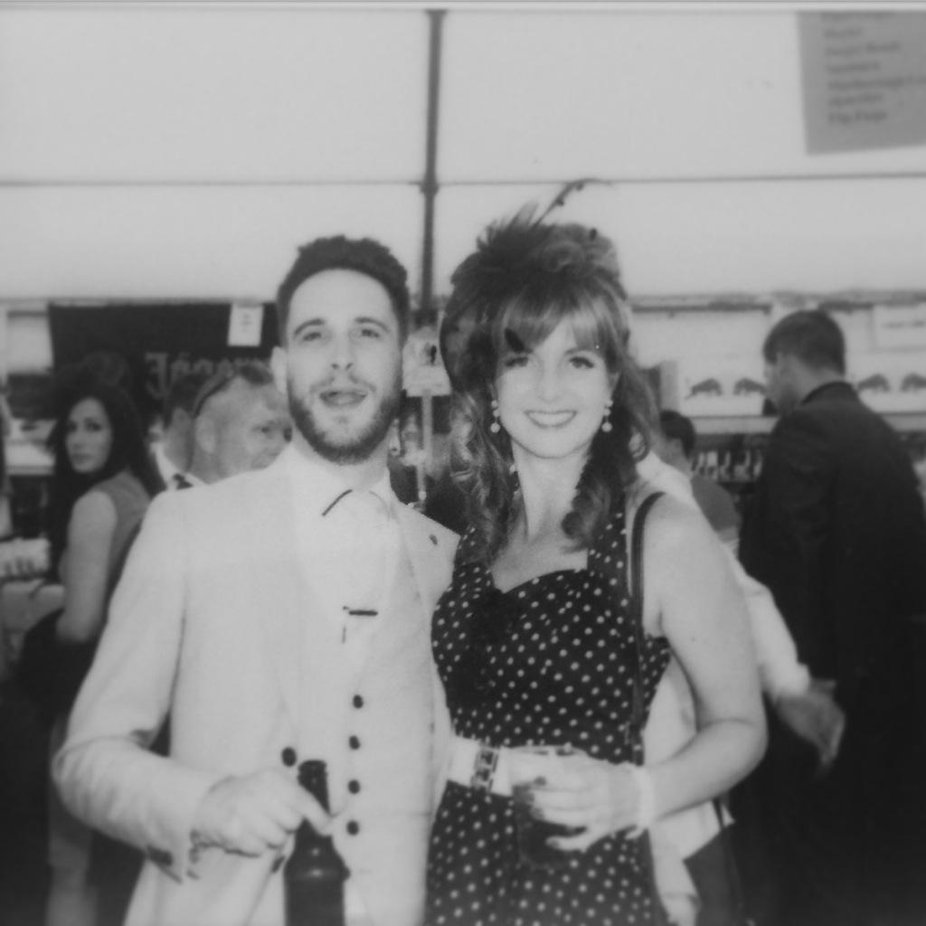 ClareClneaves's tweet photo. What a couple of posers! #RoyalAscot http://t.co/rUHAZq7ElY