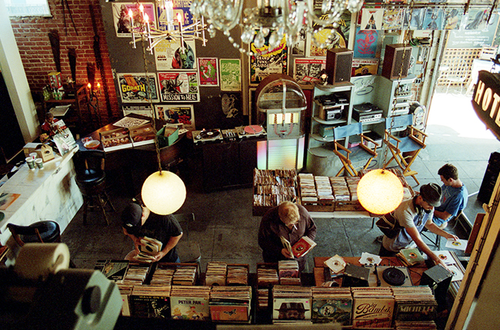 LocalGlamour's tweet image. Hollywood's Vintage-Minded Record Parlour Opens a New Venue, the Americana Lounge: Exclusive mf.tt/im5na