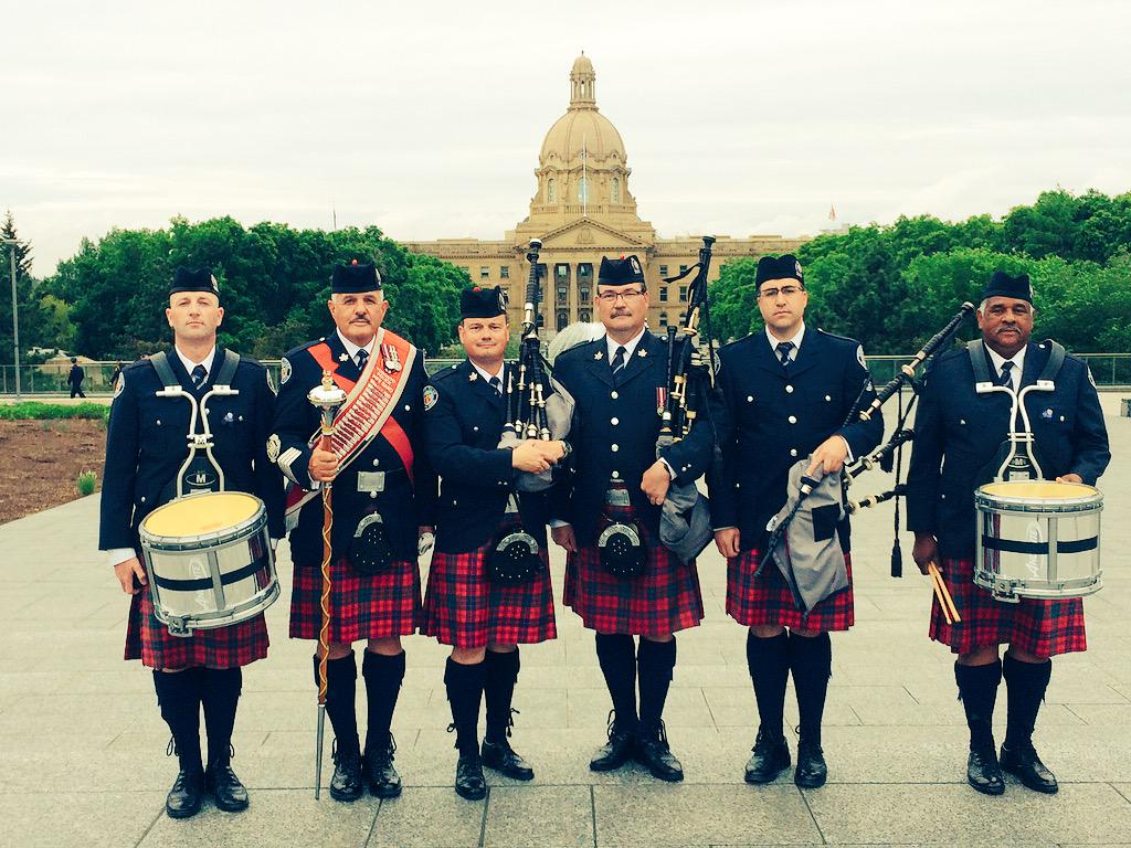 Torontopolicepb's tweet photo. In Edmonton to pay respect and represent the Citizens of Toronto, RIP  PC Woodall
#EPSstrong #HeroesInLifeNotDeath http://t.co/LArddHdBDU