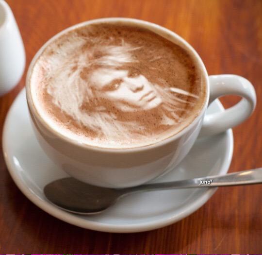 Cappuccino!

Michael Monroe 

Happy 53rd Birthday to you!

17 Jun 1962 