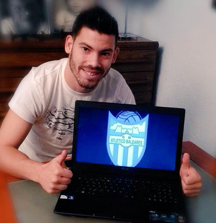 atleticbalears's tweet photo. Ell és @88kike_lopez, 1r reforç de la temporada 15/16. Signarà per 1 any i el presentam demà http://t.co/tZnRX61jjJ http://t.co/HlUTU0JwtE