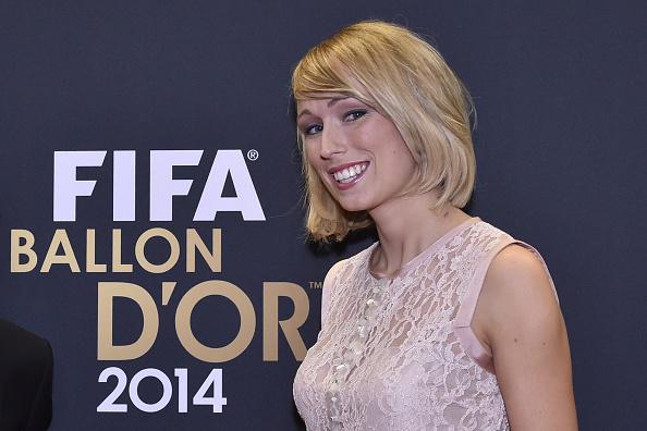 Look who's on her way to The FA WSL! 
<a href="/StephanieRoche9/">Stephanie Zambra</a> signs for @SAFCLadies #ALeagueOfOurOwn the-fa.com/a1E8A1