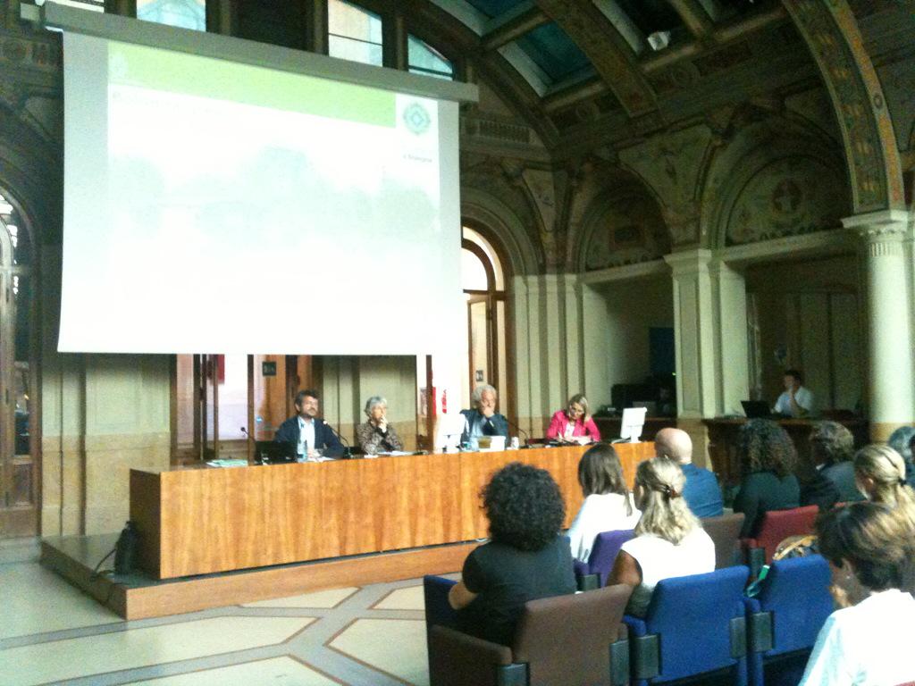 #cittàdegliortièBologna <a href="/andrea_segre/">Andrea Segrè</a> ora le piante entrano in città e quella di #Bologna è esperienza interessante