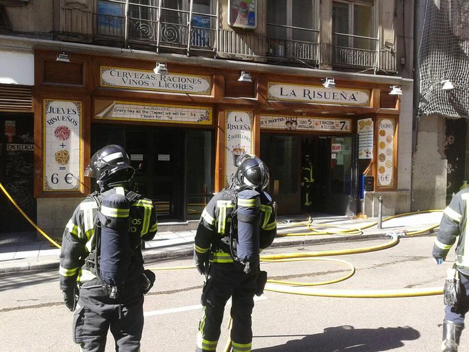 Incendio en el bar La Risueña de la Carrera de San Jerónimo - Zona Retiro -