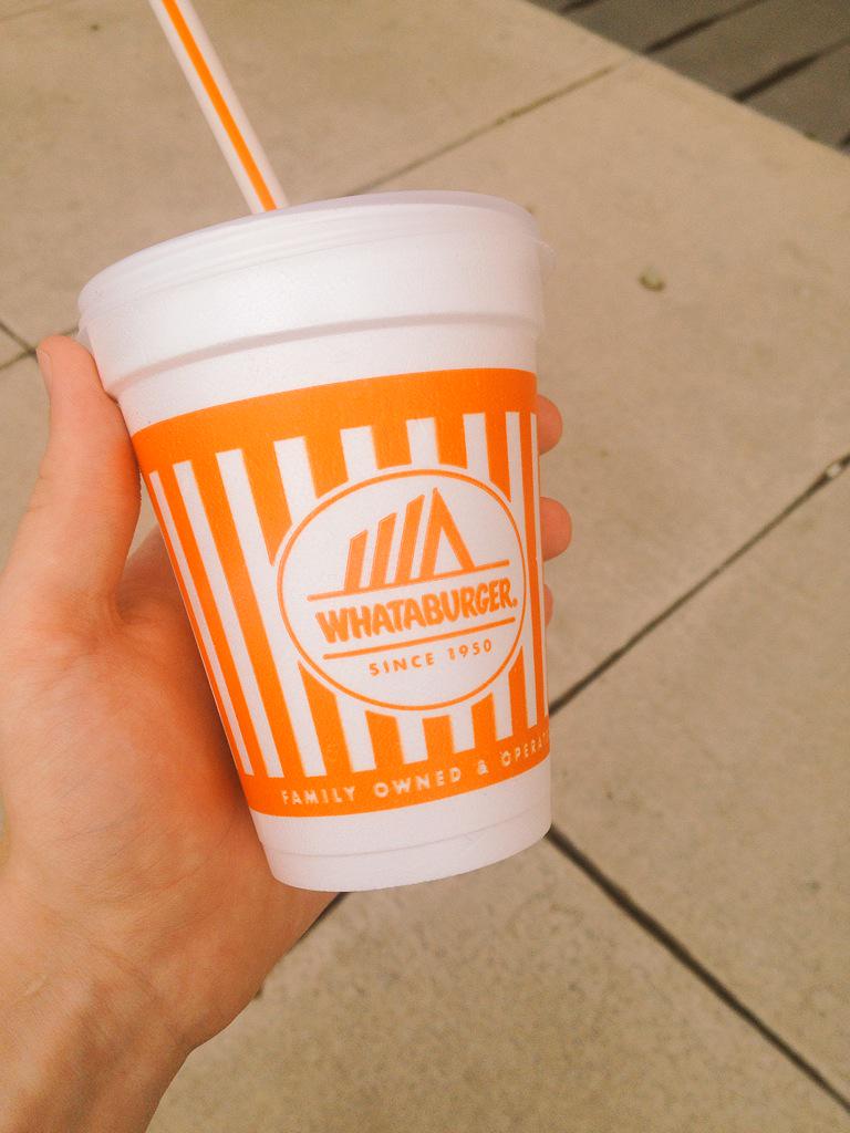 WhatIsMattDoin's tweet photo. ๐ @Whataburger #RootBeerShake http://t.co/WF1RReJ0b8