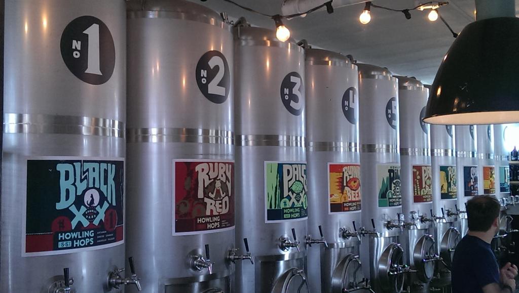 UrbanGentry's tweet photo. @HowlingHops time for a drink. Looking good http://t.co/Aq2G1O8jvs