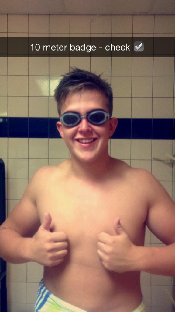 CaiJenkins_'s tweet photo. So proud of @JamesGroves__ tonight. Managed to get his 10m badge! #HalfManHalfFish 🐬 http://t.co/khoqJkxorT