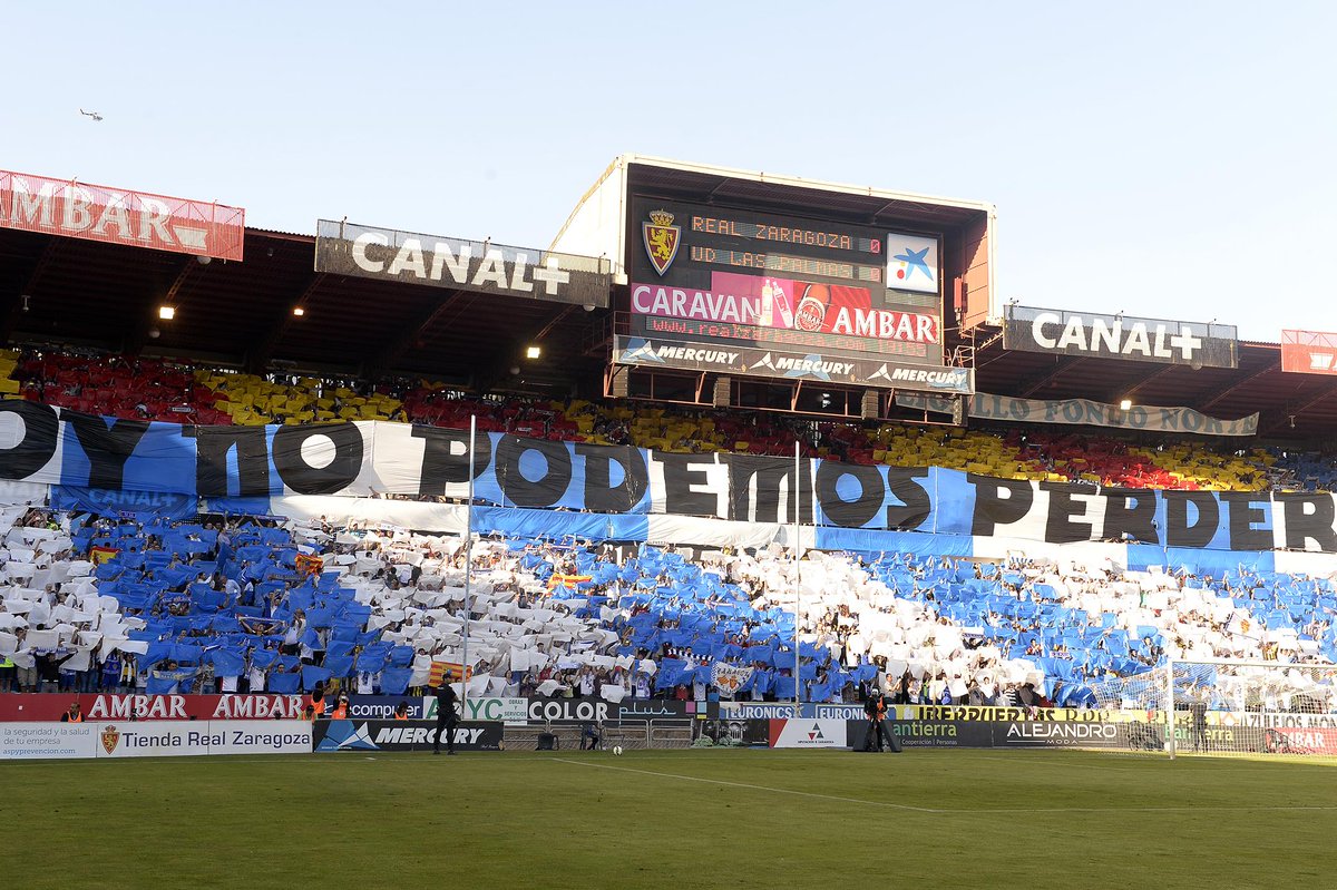 RealZaragoza's tweet photo. ¡Qué ambientazo en La Romareda! ¡Pase lo que pase, sois grandes! #ZaragozaNuncaSeRinde http://t.co/KSvNCIZJvx