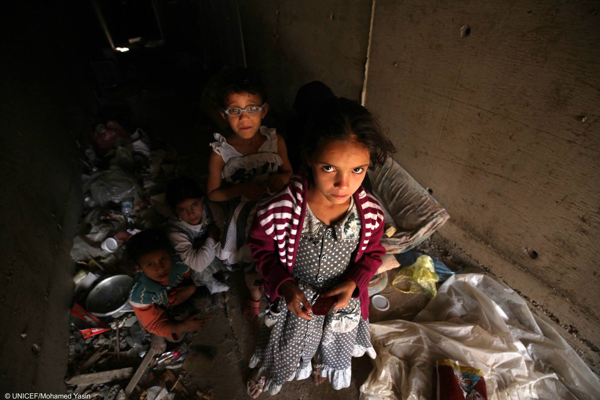 UNICEF's tweet photo. At least 279 children killed &amp; 402 injured since escalation of violence in Yemen http://t.co/xYt1uhf9uI @UNICEF_Yemen http://t.co/8R11e6pP5f