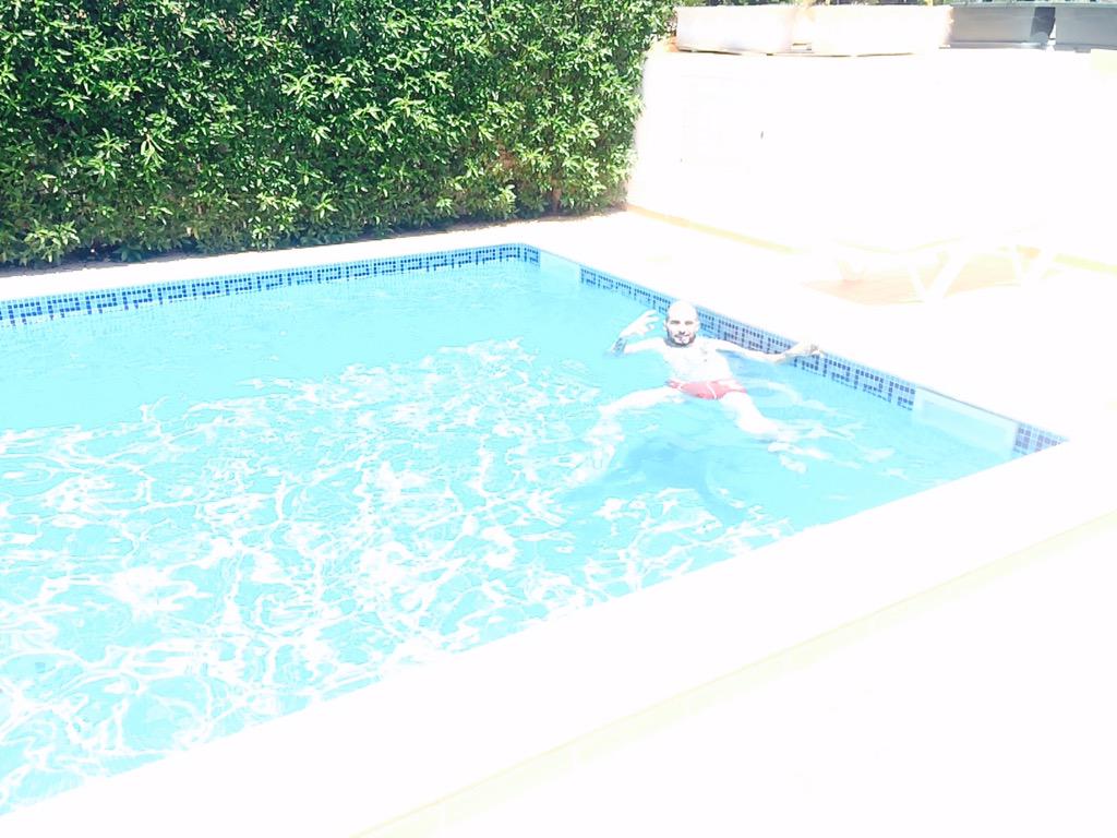 MLMDB4's tweet photo. Putain que je suis bien 😜😜😜😜 http://t.co/3H9cU6We39