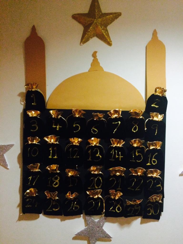 زوجتي صنعت لأولادي 30 كيساً، في كل كيس مهمة يجب تنفيذها في #رمضان : تبرع بملابسك الجديدة، اقرأ قصة، اهدي لعبة الخ الخ