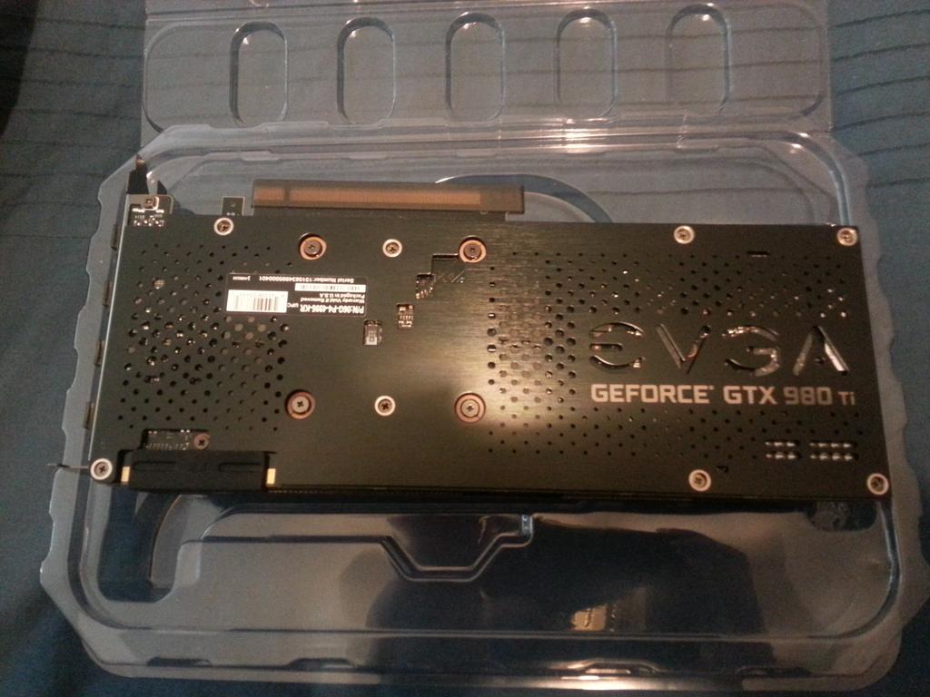 TNT_303's tweet photo. This new 980Ti is so sexy. @InexpensiveGamR http://t.co/3asEQWQaAY