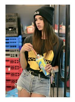 SurlyEly's tweet image. @MundoRoles me ayudas con un RT para darme a conocer entre los FreeRol? Gracias!