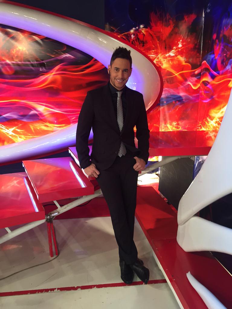 <a href="/rodrigolussich/">rodrigo Zeta</a>: Arranca <a href="/infama/">Infama Oficial</a> con imperdible escándalo ya por <a href="/AmericaTV/">América TV</a> y el mejor outfit de <a href="/absolut_joy/">Absolutjoy</a>